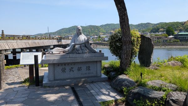 紫式部像
